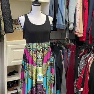 Beautiful print floral multicolor Dress w/black sleeveless top.